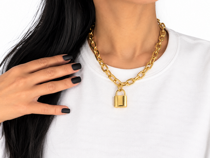 Collana Segreto Gold indossata — Personalizzami