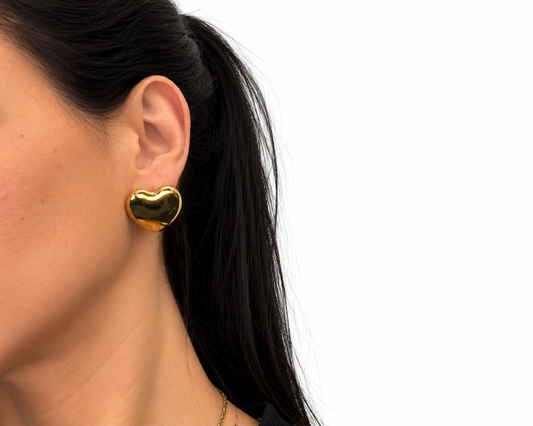 Orecchini Besito Gold indossati